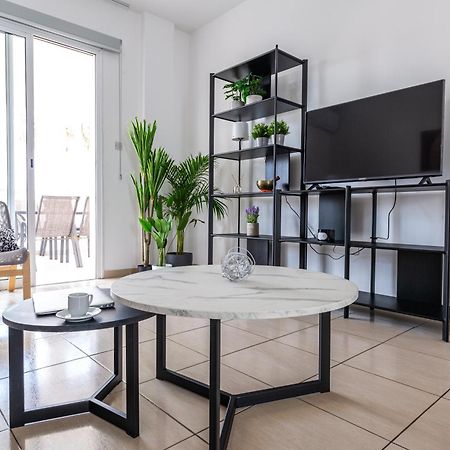 Beautiful 2 Bed Apartment In Paphos Cyprus Exterior foto