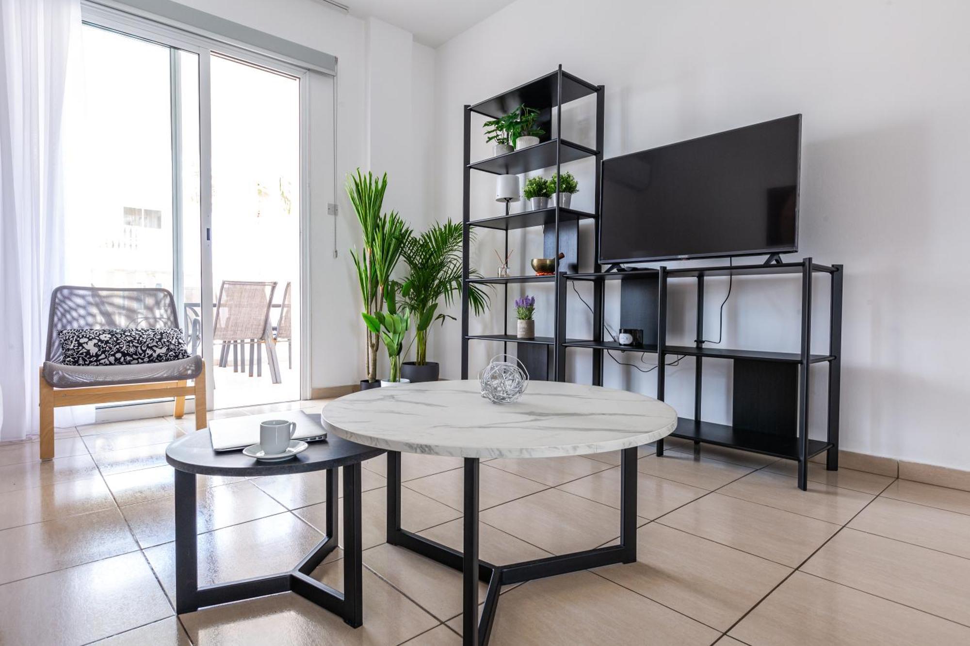 Beautiful 2 Bed Apartment In Paphos Cyprus Exterior foto