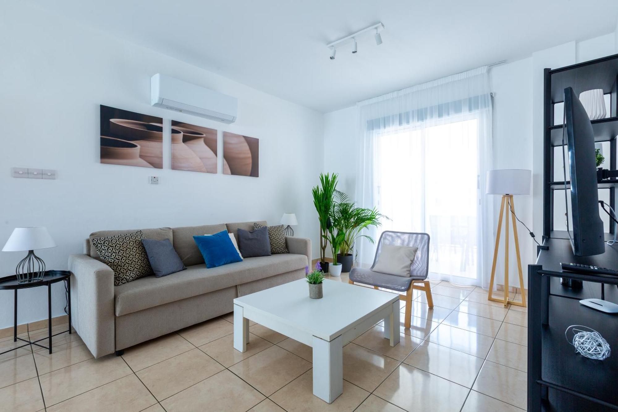 Beautiful 2 Bed Apartment In Paphos Cyprus Exterior foto