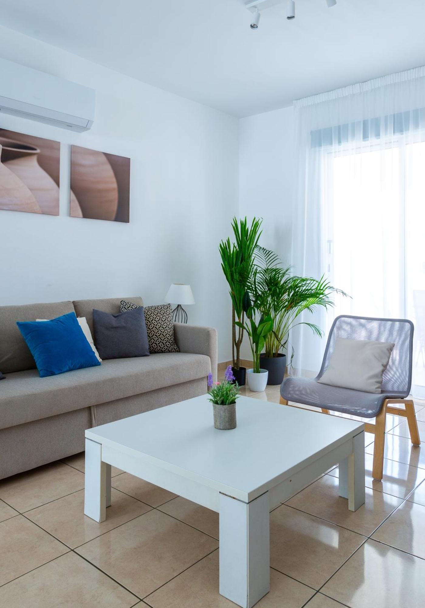 Beautiful 2 Bed Apartment In Paphos Cyprus Exterior foto