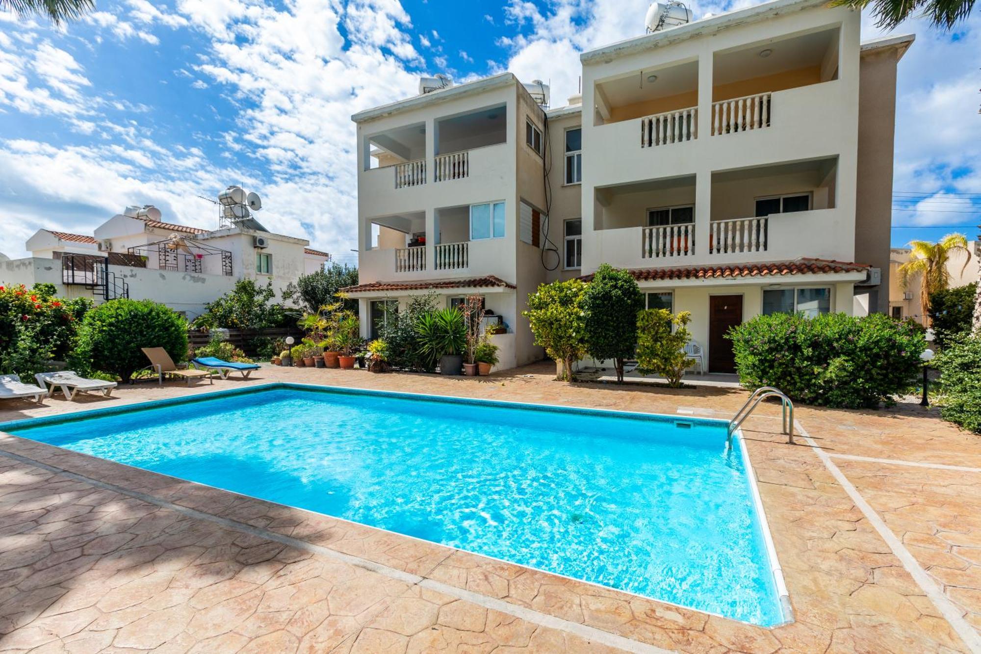 Beautiful 2 Bed Apartment In Paphos Cyprus Exterior foto