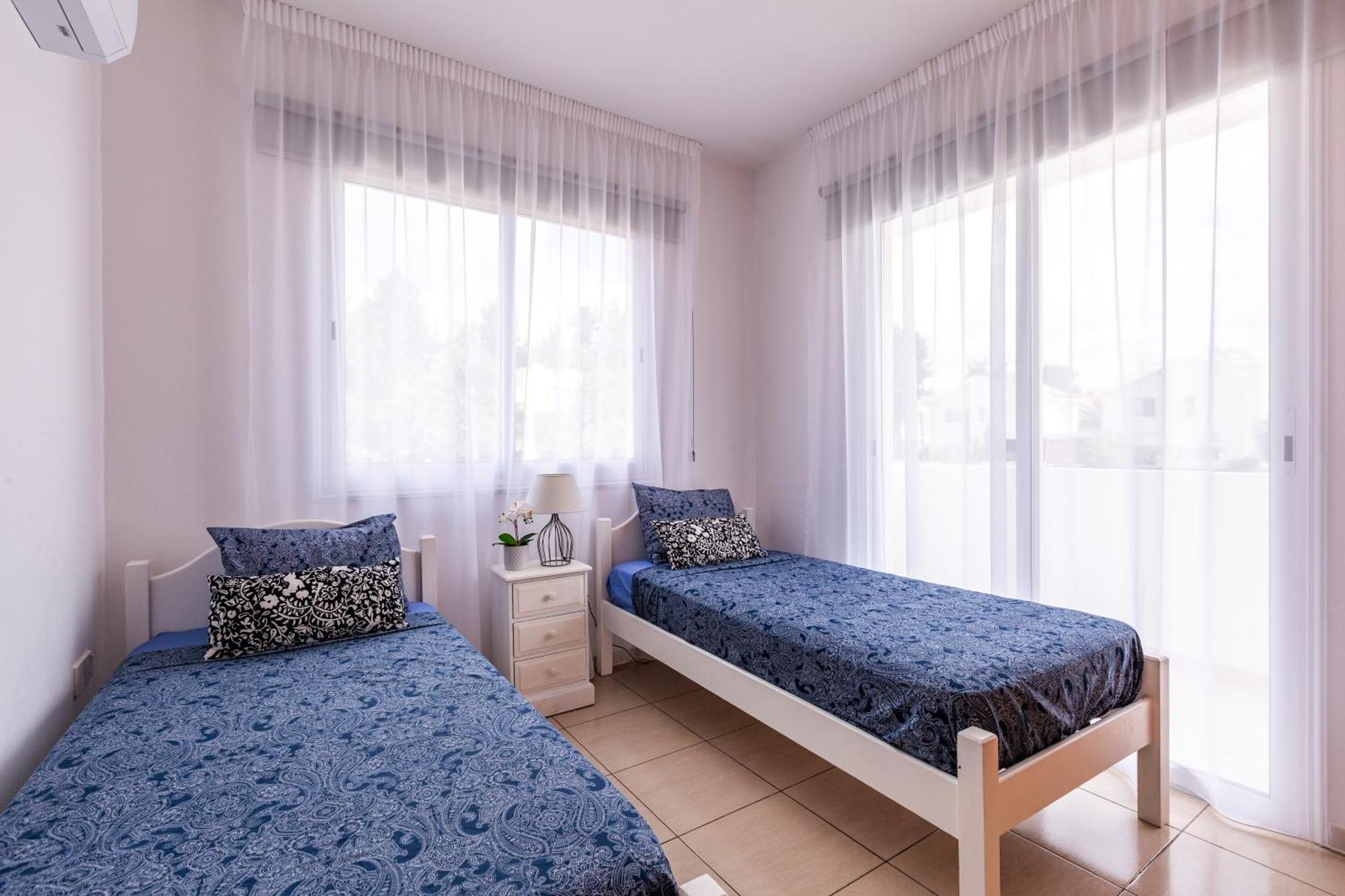 Beautiful 2 Bed Apartment In Paphos Cyprus Exterior foto