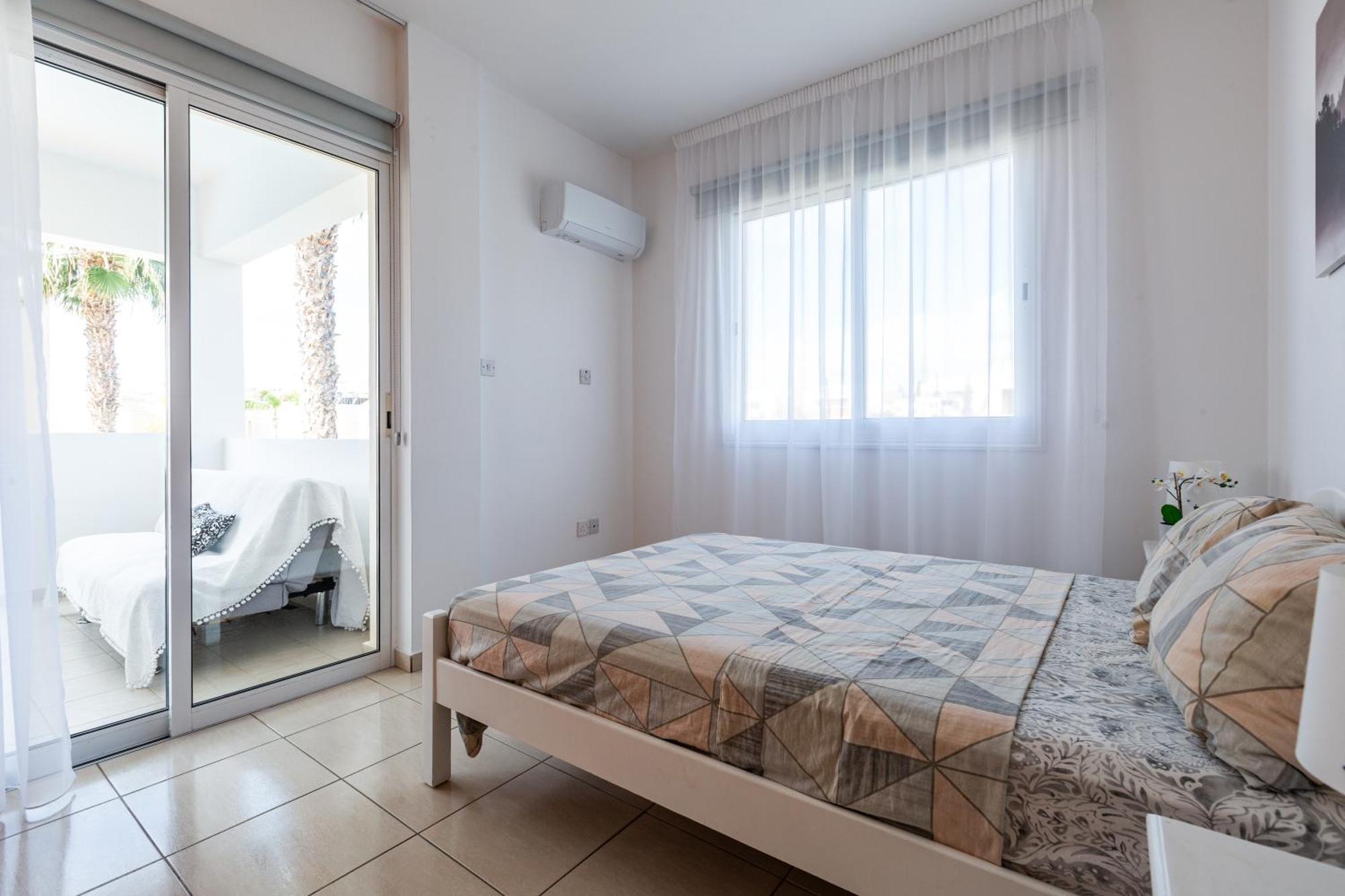 Beautiful 2 Bed Apartment In Paphos Cyprus Exterior foto