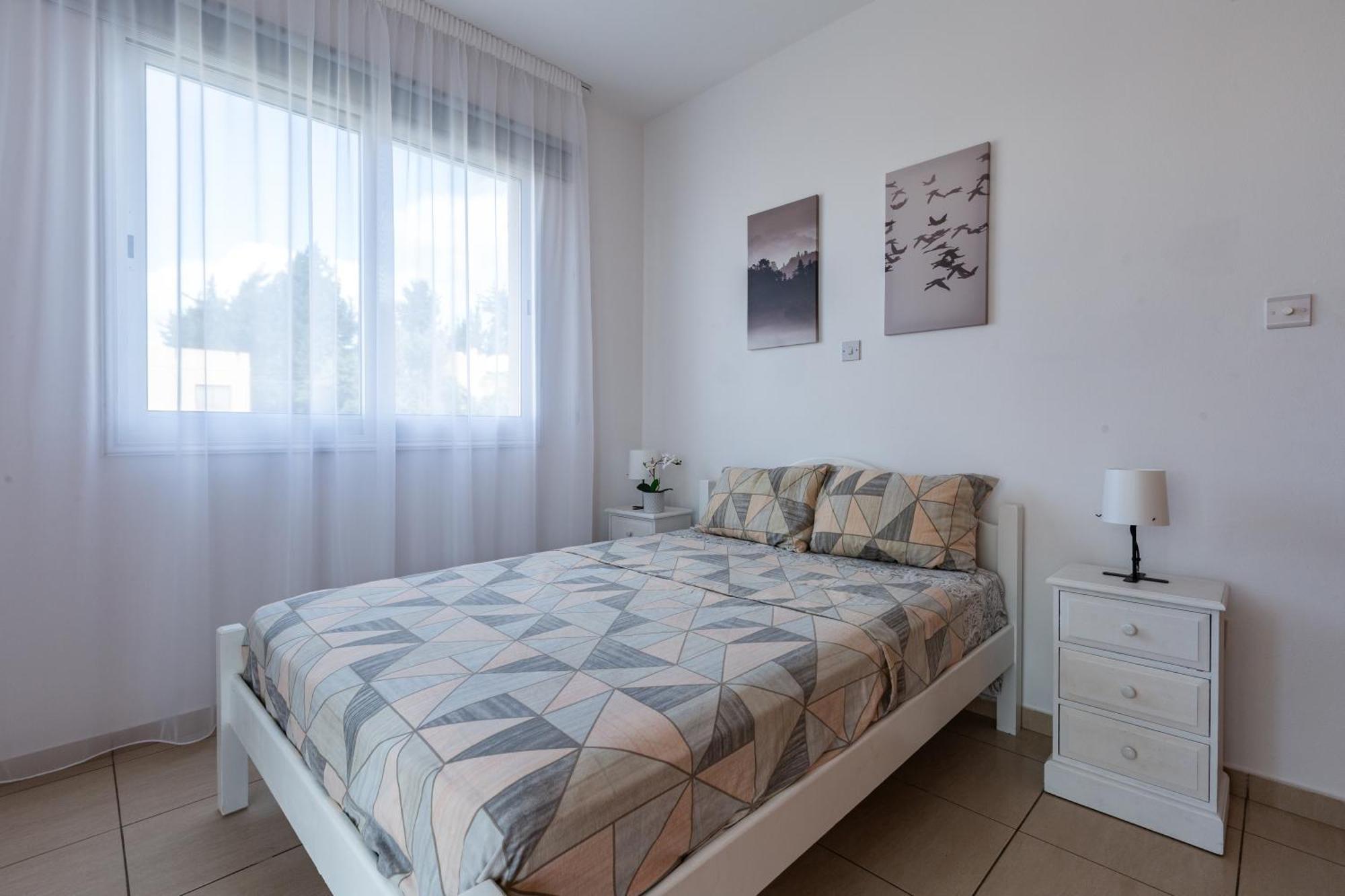 Beautiful 2 Bed Apartment In Paphos Cyprus Exterior foto
