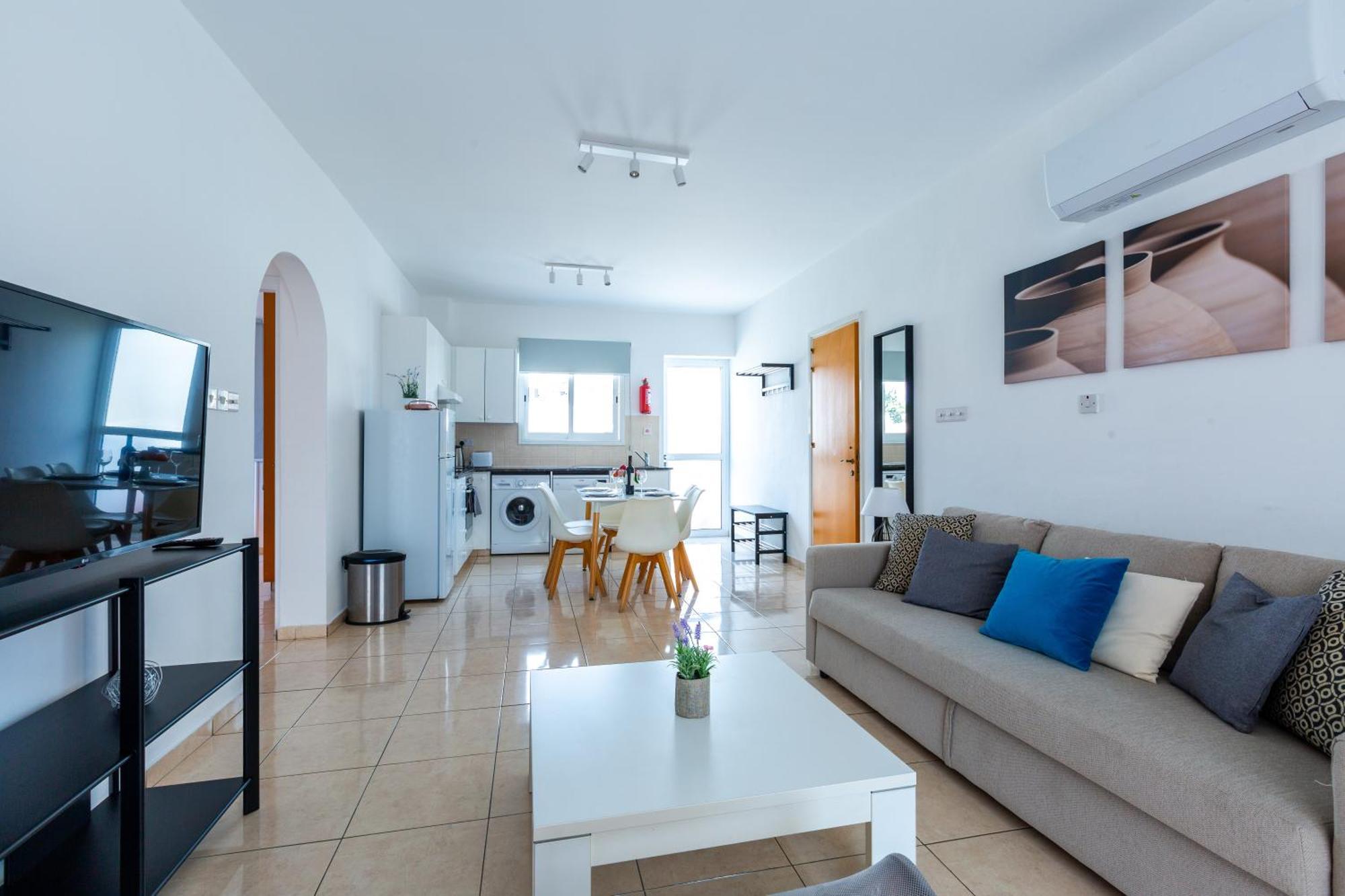 Beautiful 2 Bed Apartment In Paphos Cyprus Exterior foto
